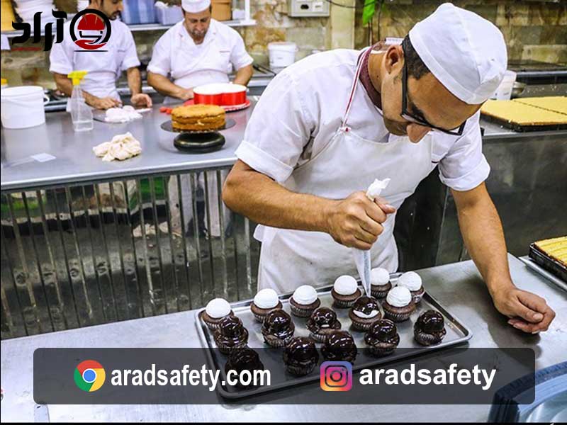 ویژگی های لباس قنادی